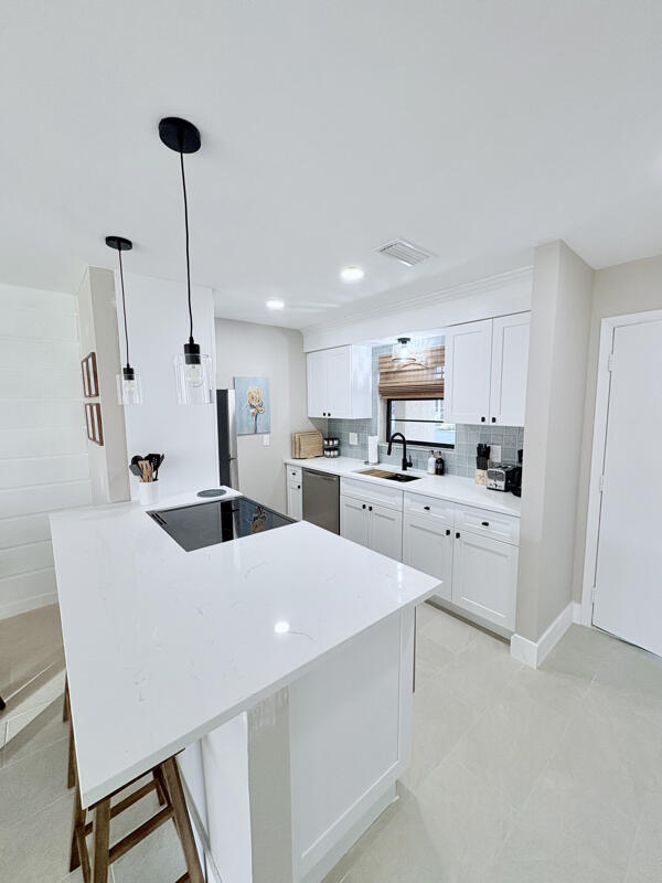 2050 Oleander Boulevard 2-205, Fort Pierce, FL 34950, Fort Pierce