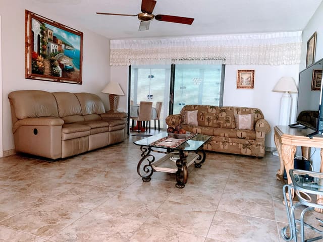 4140 NW 44th Avenue 405, sold in Oakland Estates, Lauderdale Lakes, FL