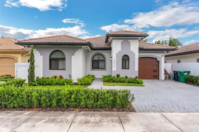 15619 SW 14th Street, Miami, FL 33194