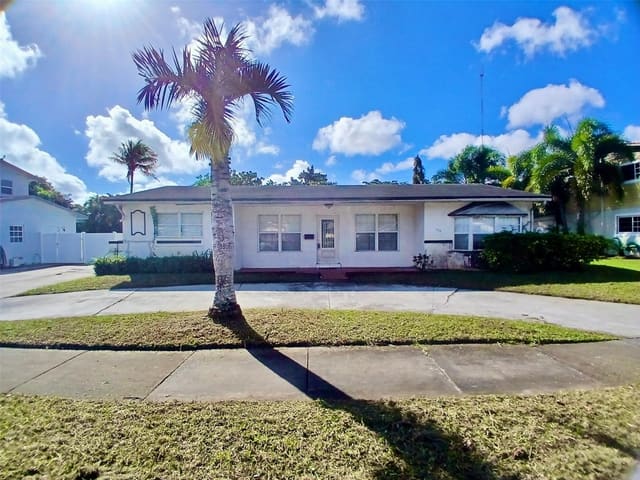 330 NW 205th Terrace, sold in Andover, Miami Gardens, FL