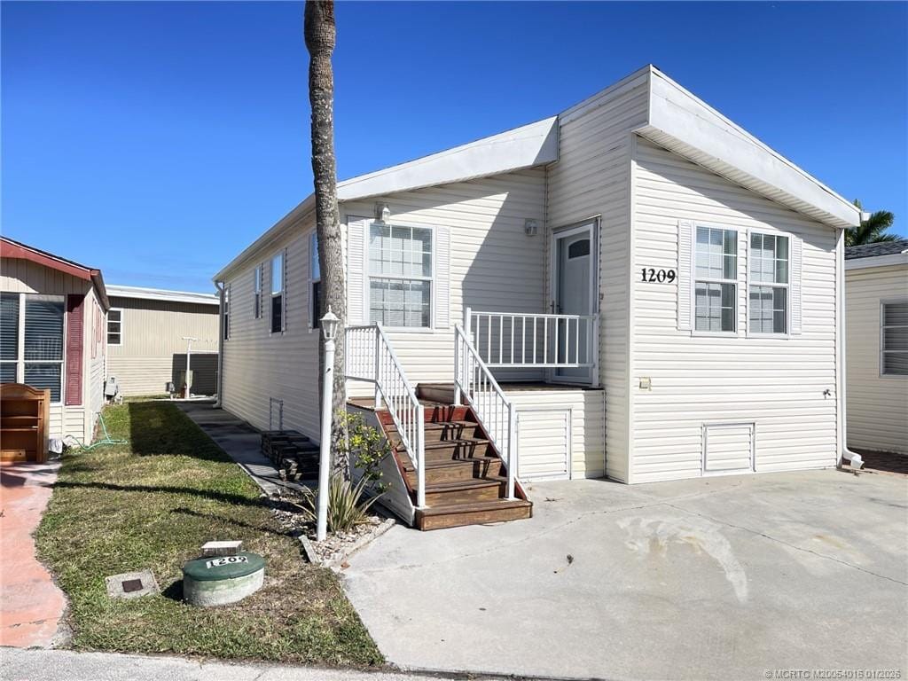 1209 Nettles Boulevard — photo 2