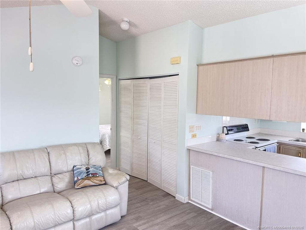 1209 Nettles Boulevard — photo 8