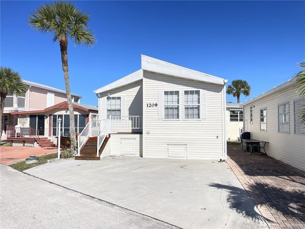 1209 Nettles Boulevard