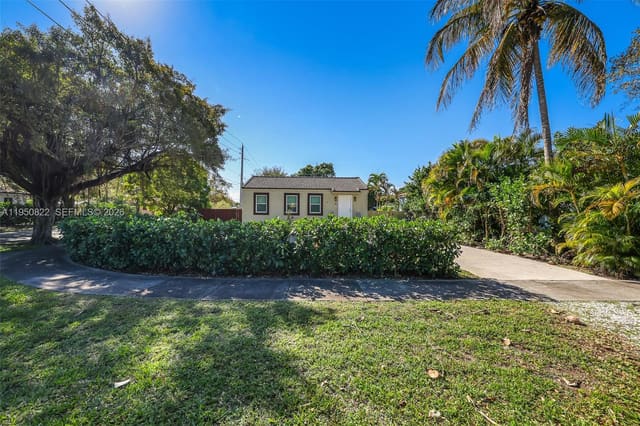 200 Carlisle Drive, sold in Rev Pl Of Country Club Es, Miami Springs, FL
