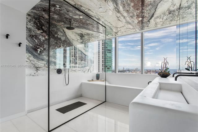 851 NE 1st Avenue 3411, Miami, FL 33132