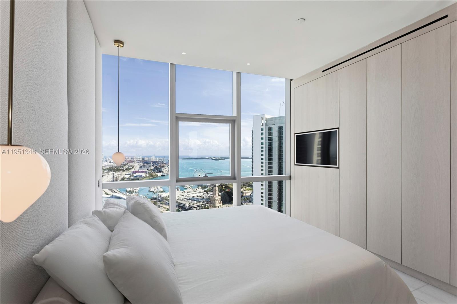 851 NE 1st Avenue 3411, Miami, FL 33132 photo 16