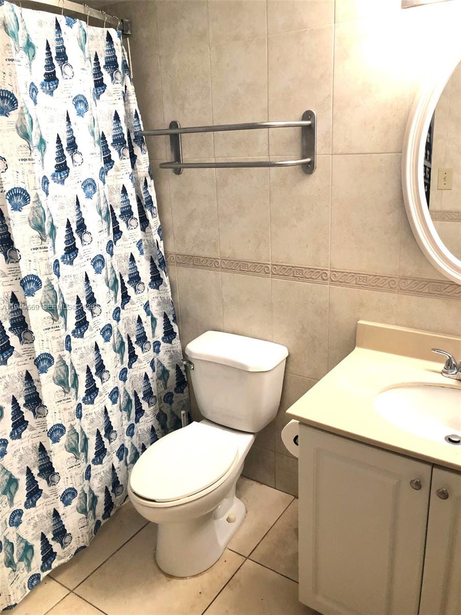 19201 Collins Avenue 823, Sunny Isles Beach, FL 33160 photo 9