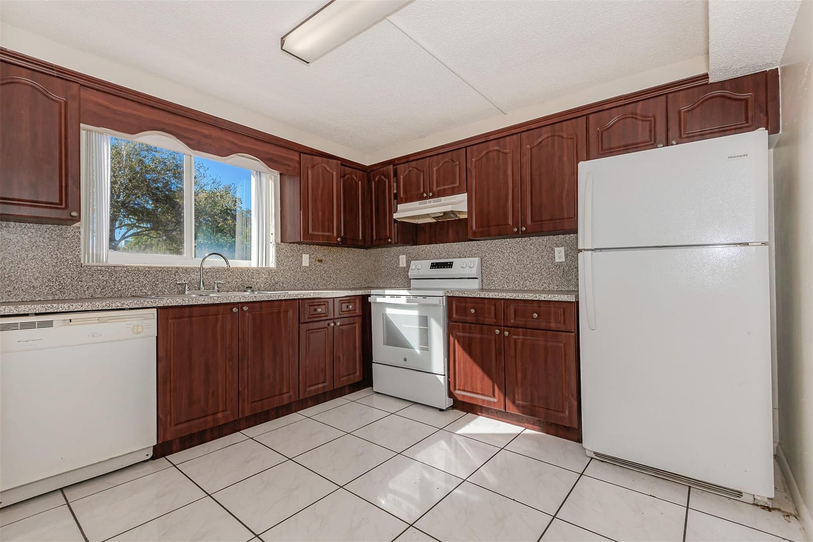 10201 NW 35th Street — photo 5