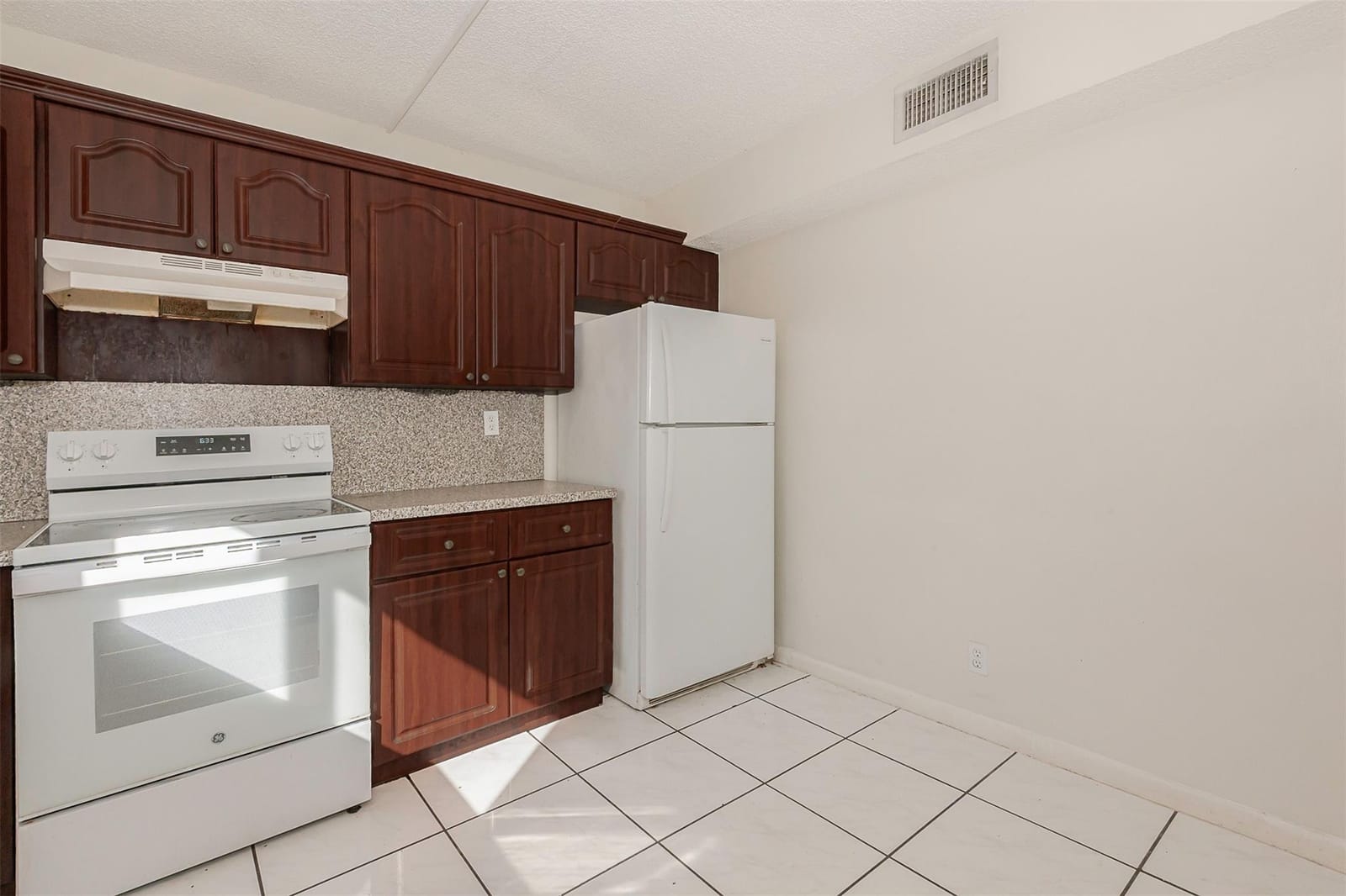 10201 NW 35th Street — photo 7