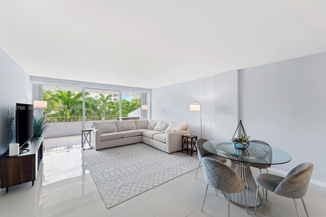 155 Ocean Lane Drive 407, sold in Commodore Club West Condo, Key Biscayne, FL