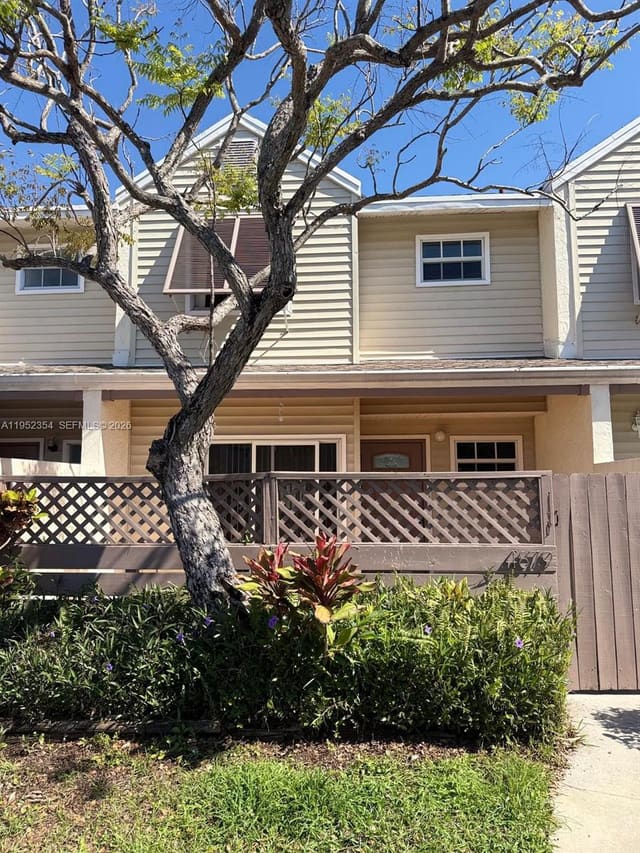 4879 N Hemingway Circle, sold in Woodlake Shores, Margate, FL