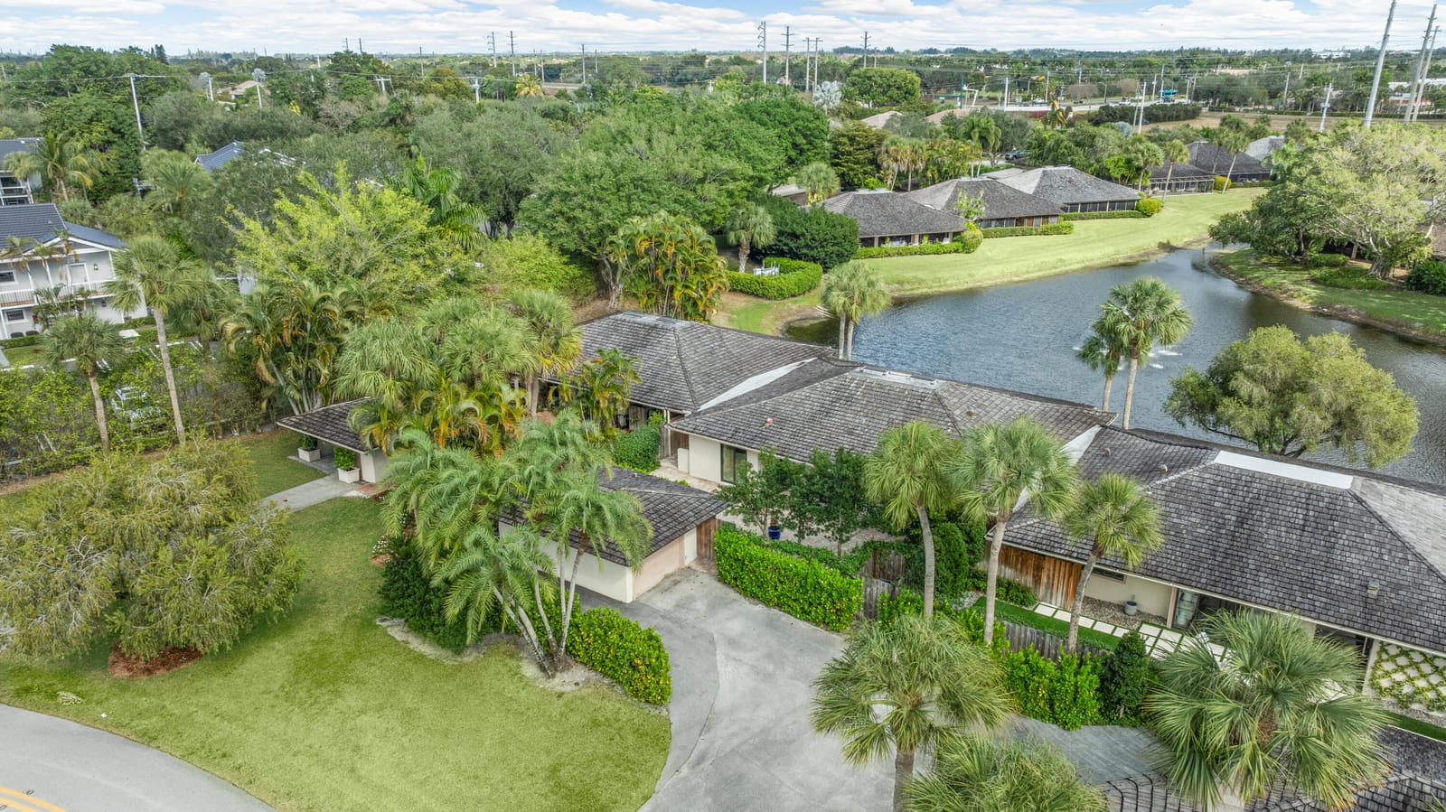 11683 Wimbledon Circle, Wellington, FL 33414 photo 2