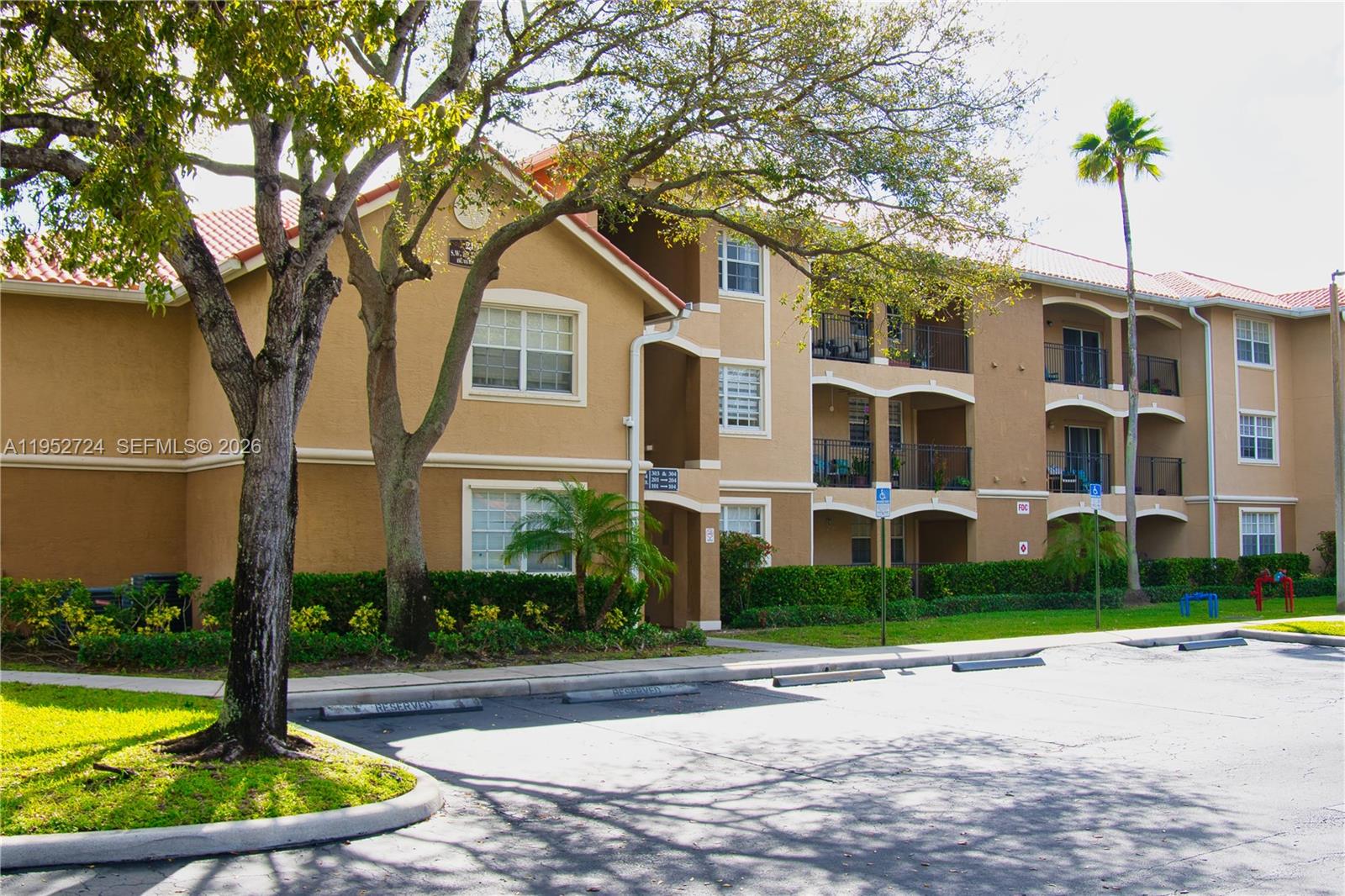 215 SW 117th Terrace 14304, Pembroke Pines, FL 33025, Pembroke Pines