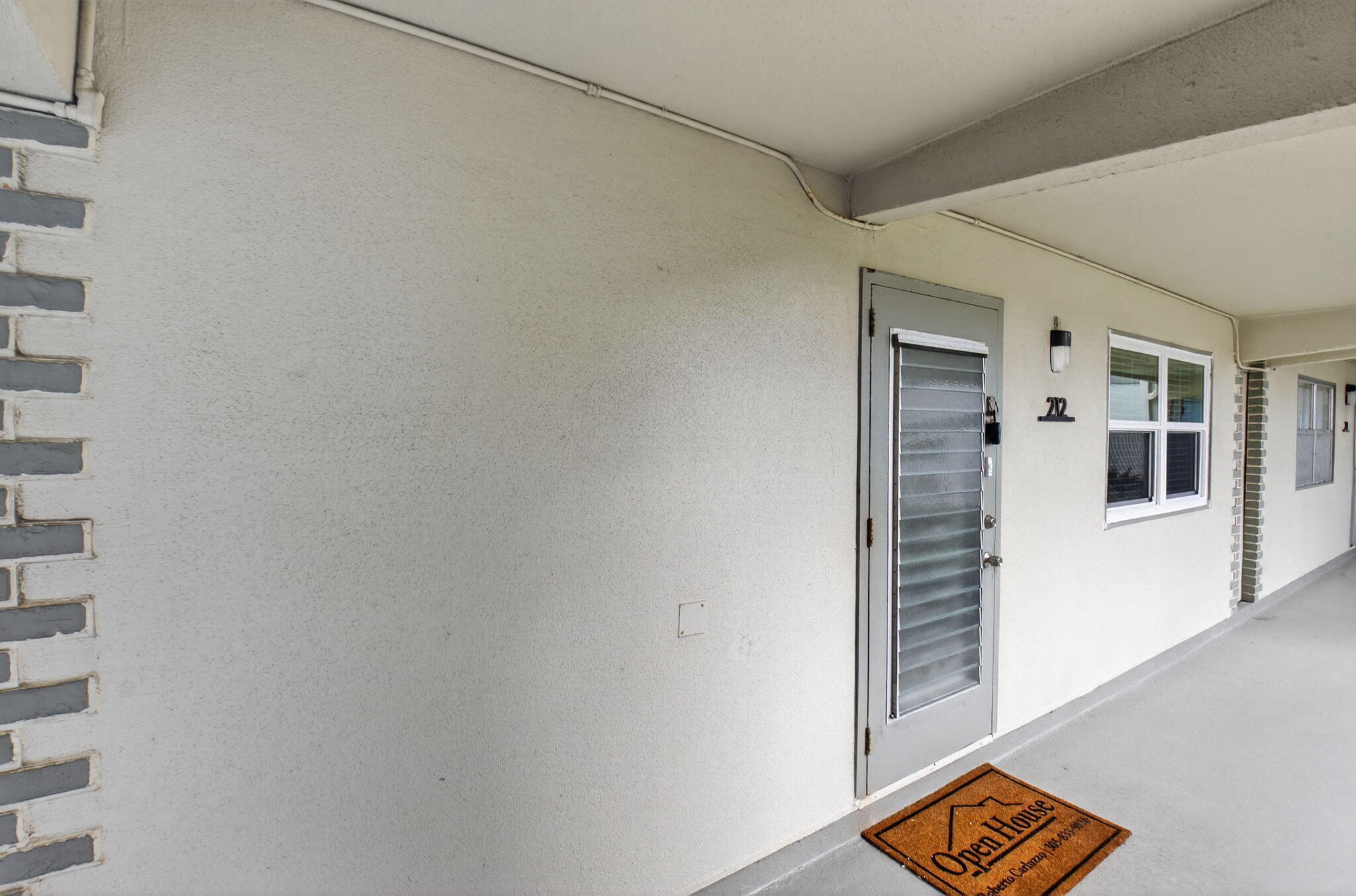212 Monaco Way E — photo 3