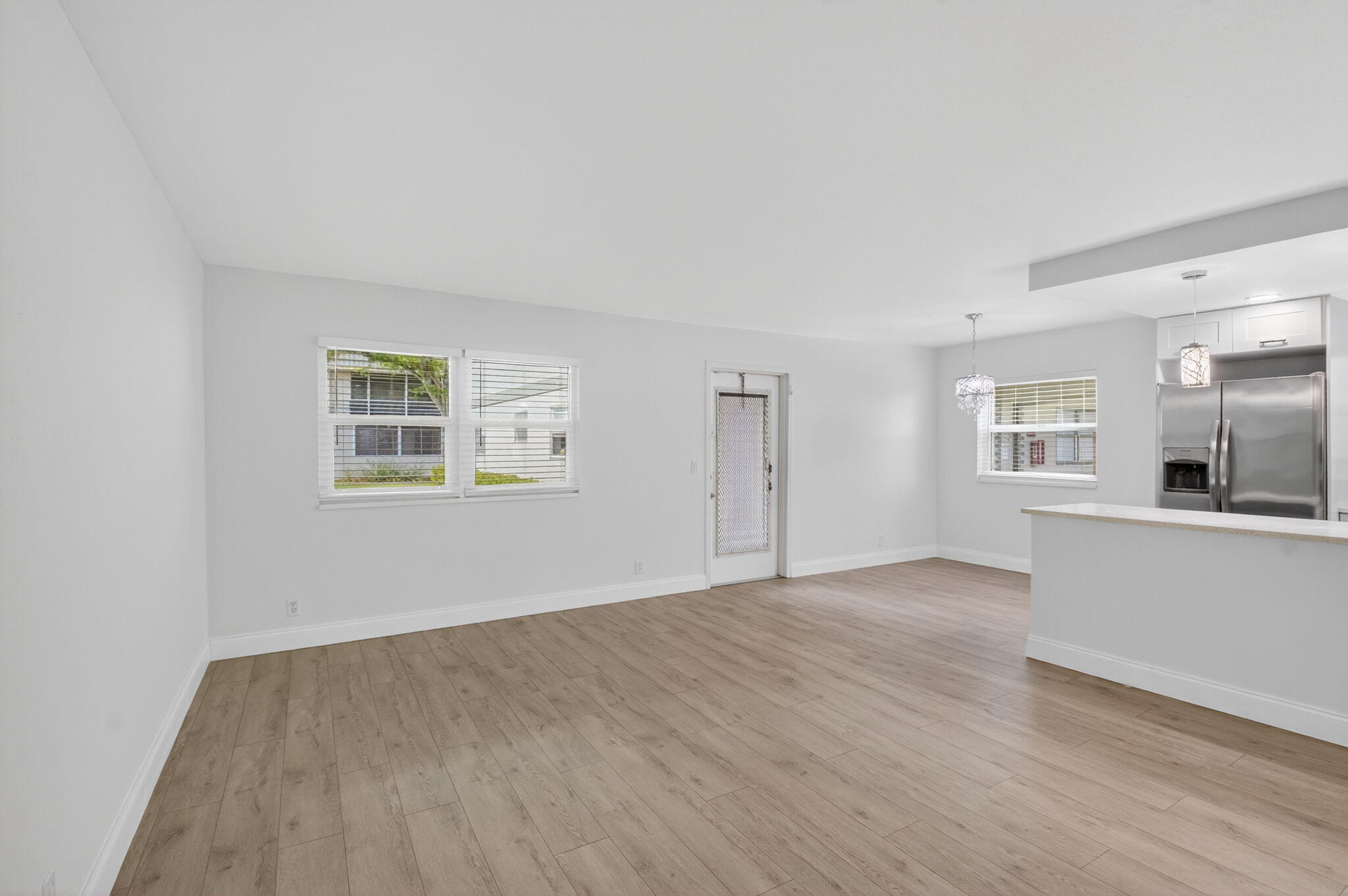 212 Monaco Way E — photo 5