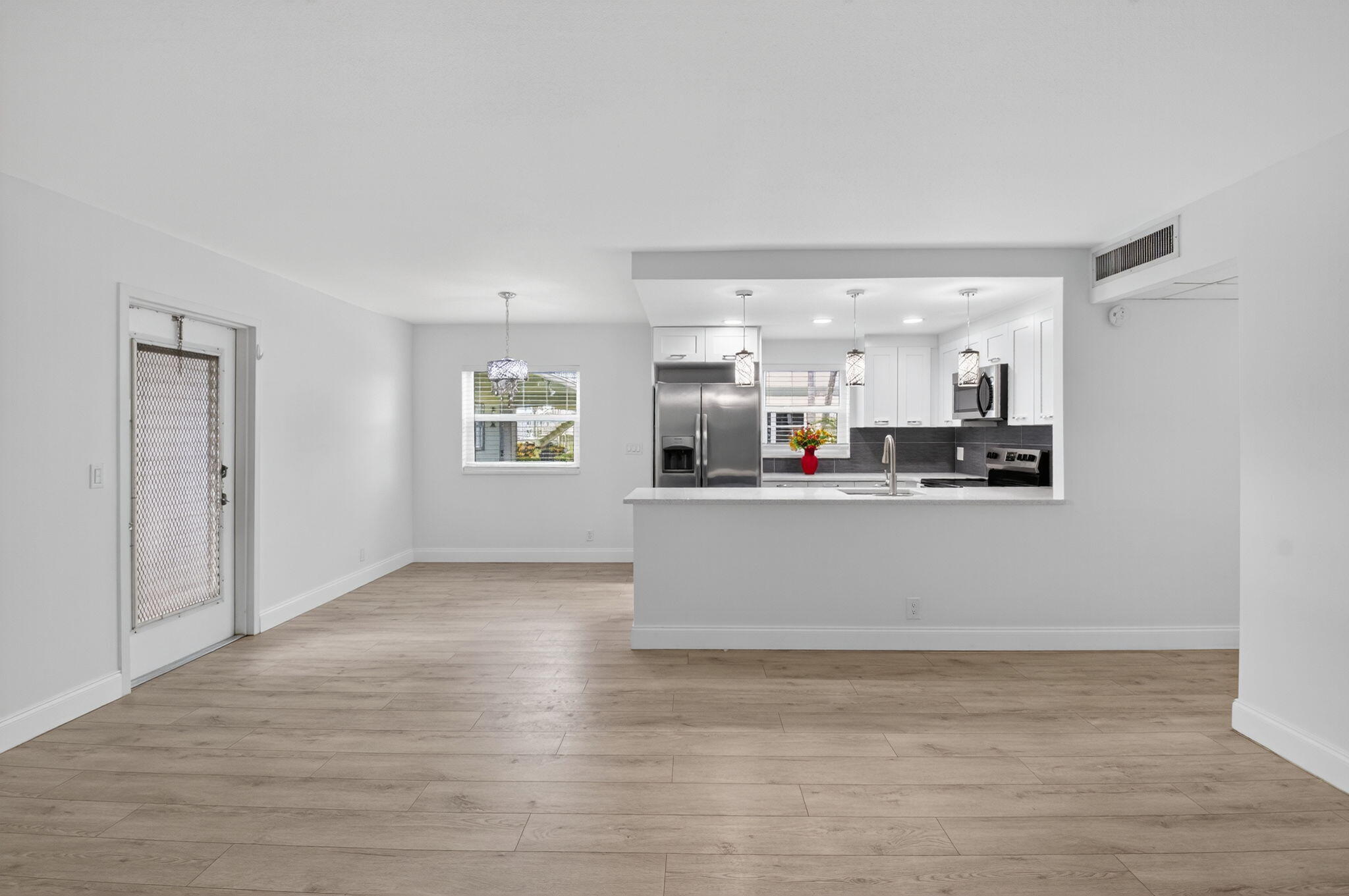 212 Monaco Way E — photo 6