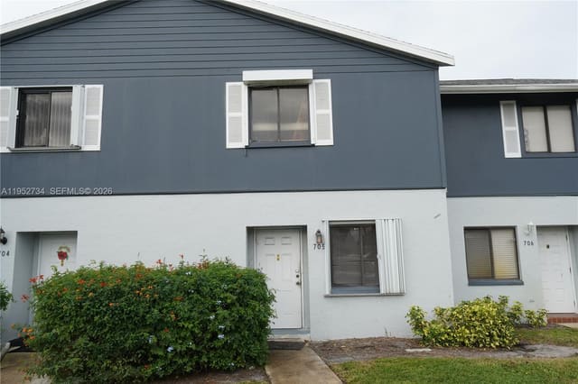 2641 W Gately Drive W, West Palm Beach, FL 33415