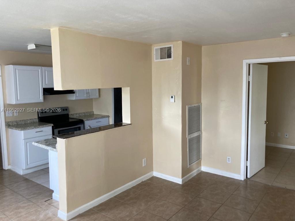 8705 NW 39th Street 0 — photo 2