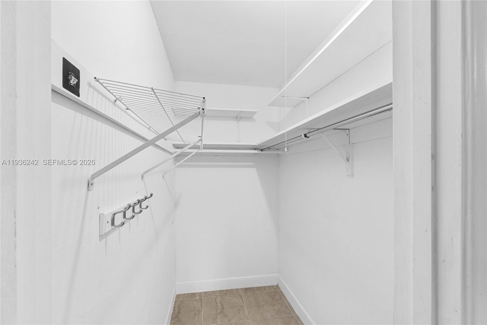 268 Coventry L 268 — photo 11