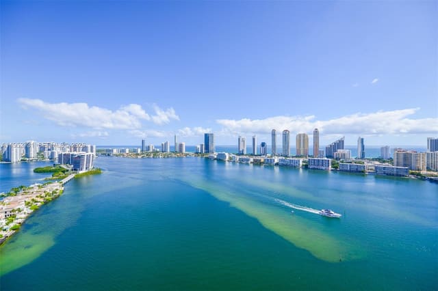 2800 Island Boulevard PH05, sold in 2800 Isl Blvd Williams Is, Aventura, FL