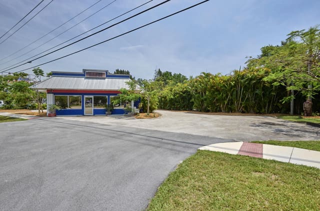 2095 NW Federal Highway, Jensen Beach, FL 34957