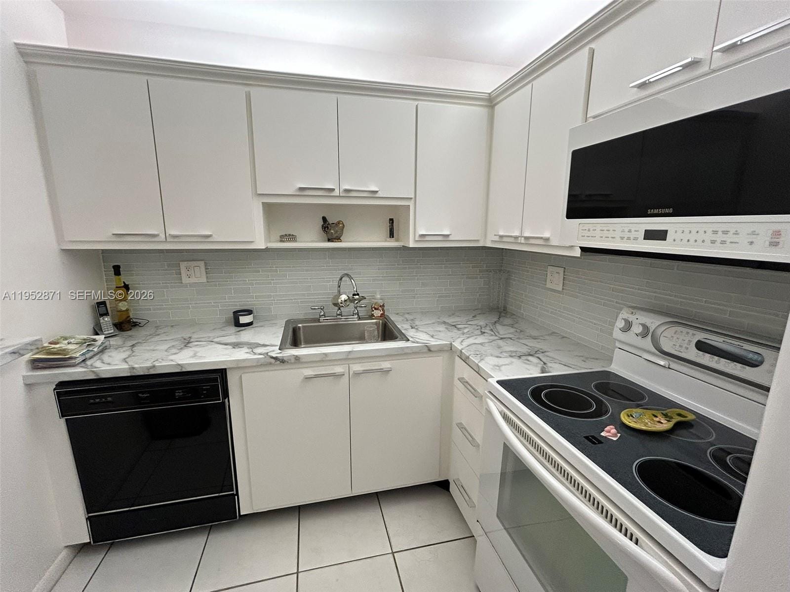 5640 SW 3rd Place 212, Margate, FL 33068 photo 18