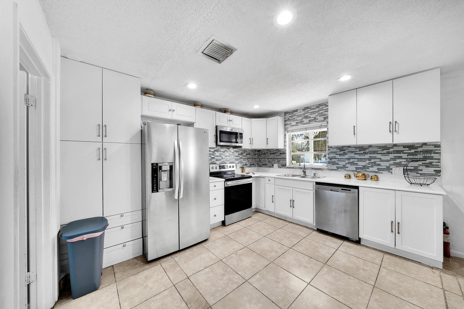 213 SE Eyerly Avenue, Port St. Lucie, FL 34983 photo 26