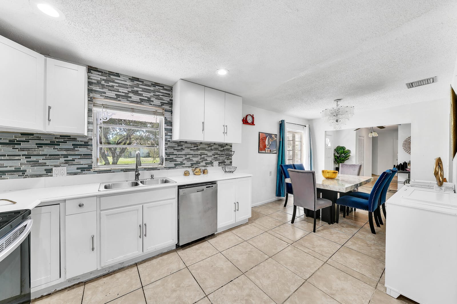 213 SE Eyerly Avenue, Port St. Lucie, FL 34983 photo 27