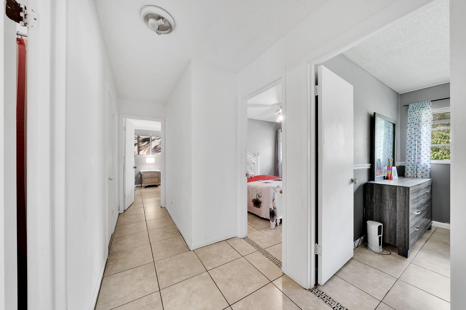 213 SE Eyerly Avenue — photo 4