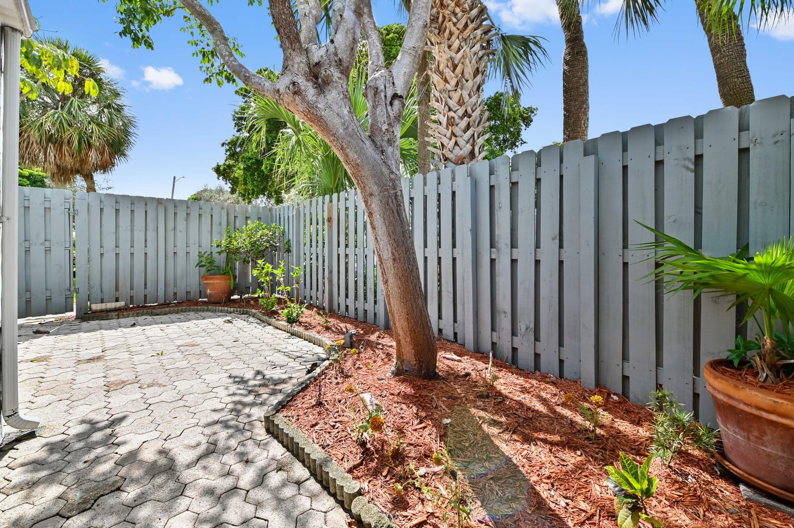 271 NW 15th Street — photo 5