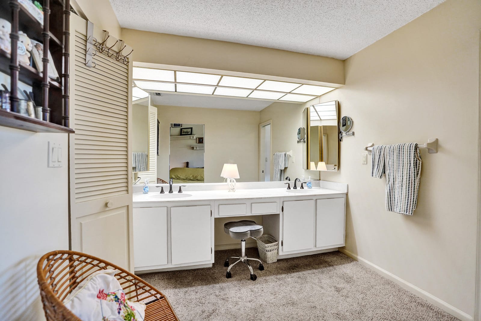 6010 Petaluma Drive — photo 11