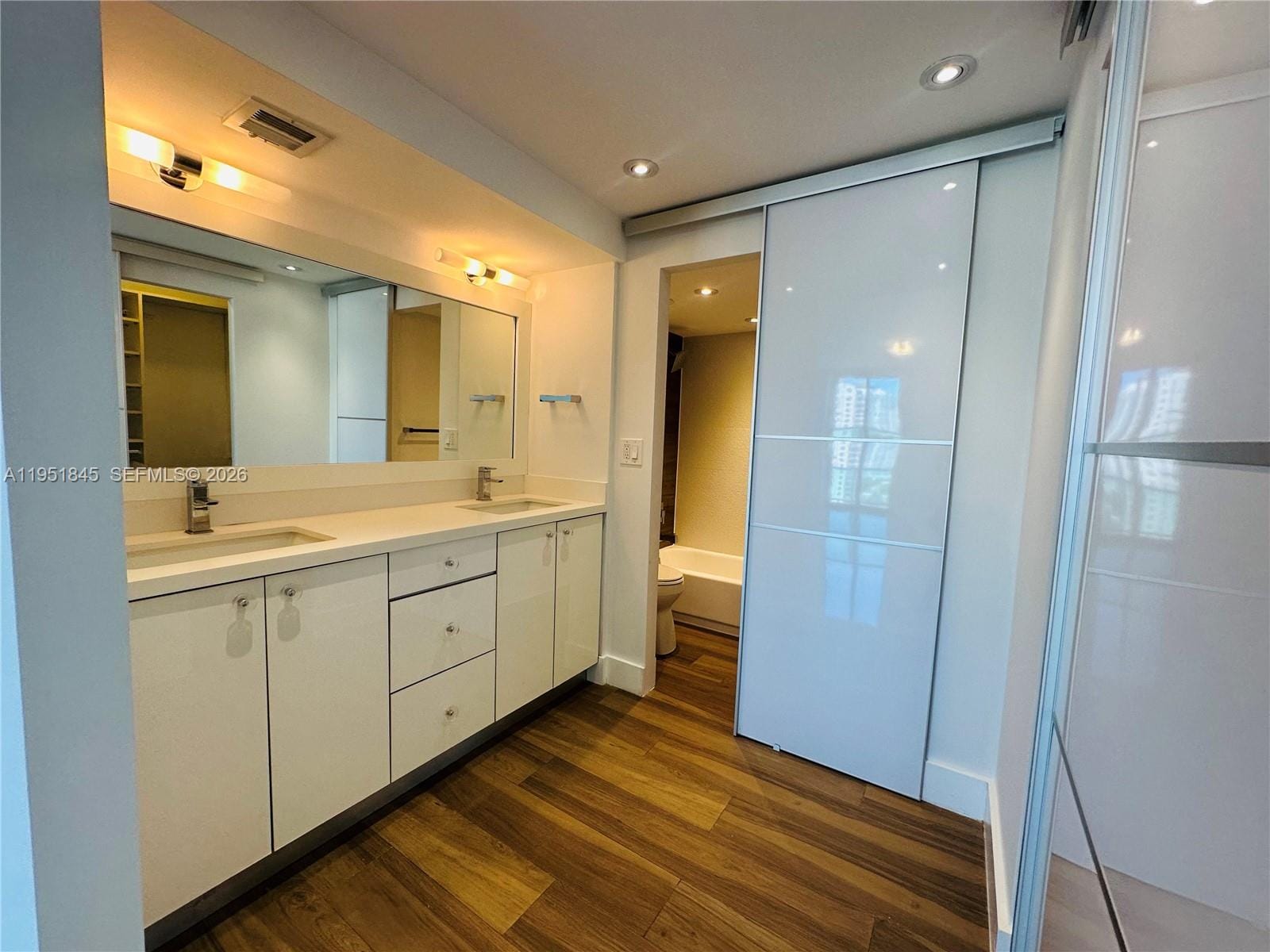 100 Bayview Drive 1528, Sunny Isles Beach, FL 33160 photo 15