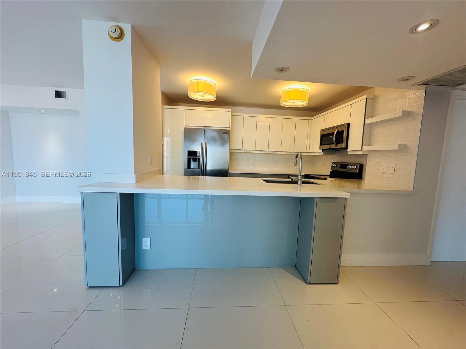 100 Bayview Drive 1528, Sunny Isles Beach, FL 33160 photo 4