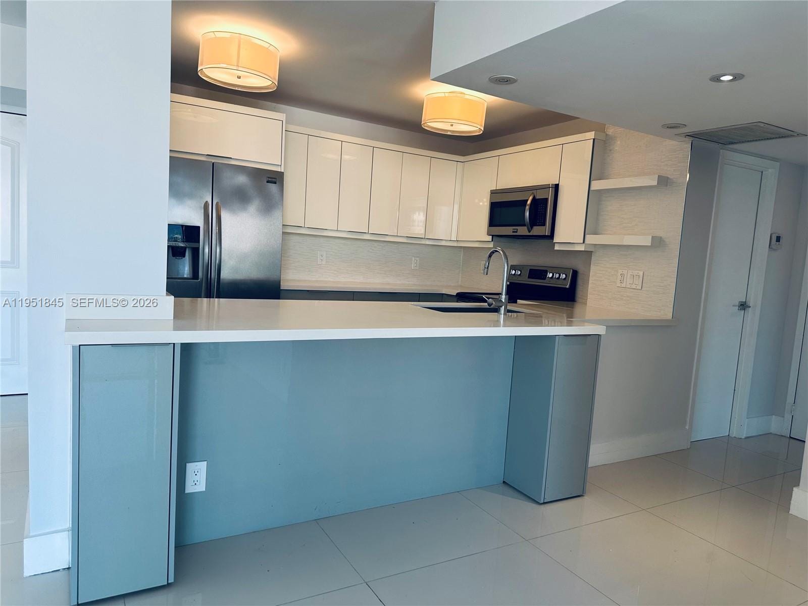 100 Bayview Drive 1528, Sunny Isles Beach, FL 33160 photo 5
