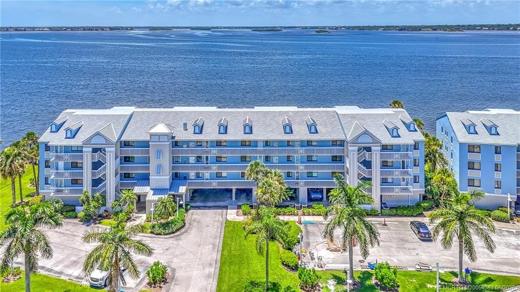 10 NE Plantation Road 101