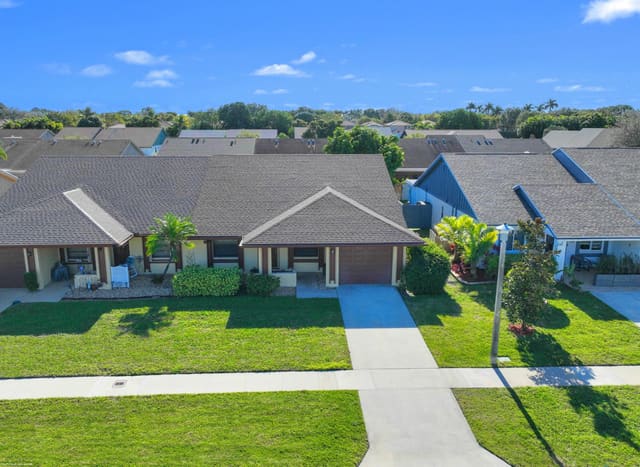11951 Suellen Circle, sold in Channing Villas Of Wellington, Wellington, FL