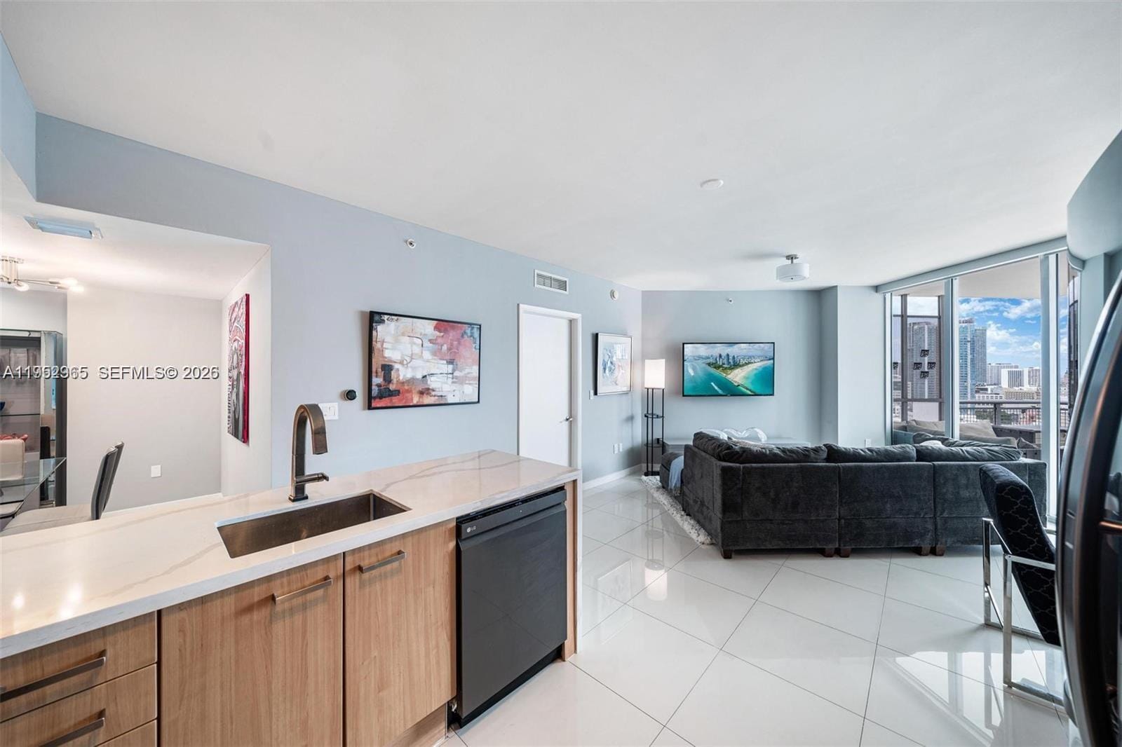 350 S Miami Avenue 2505 — photo 2