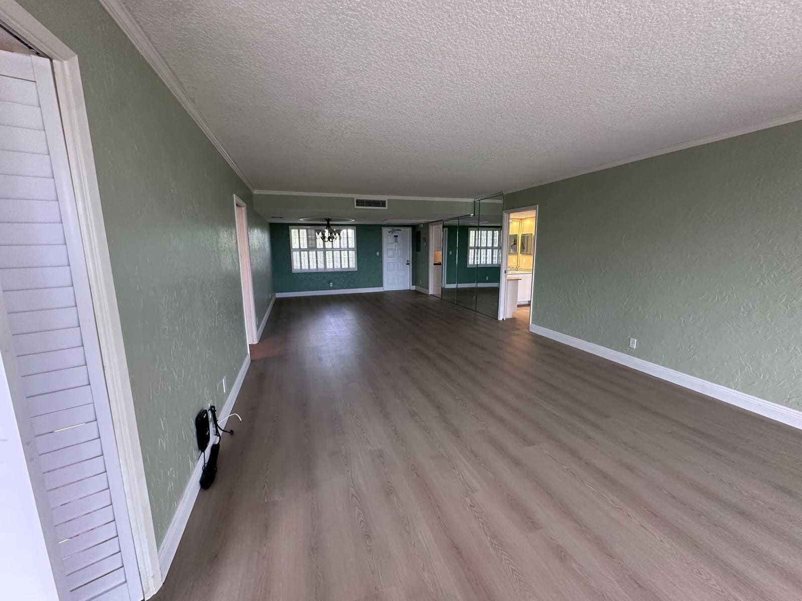 3850 Oaks Clubhouse Drive 403 — photo 2