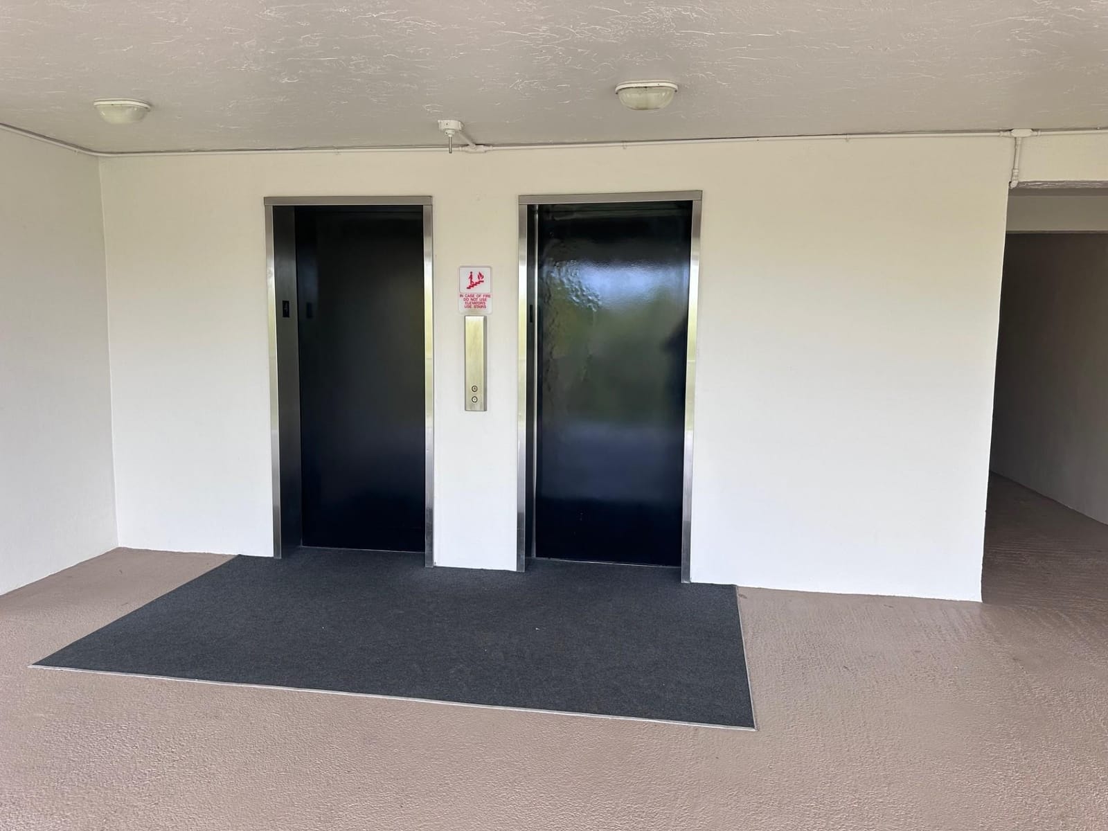 3850 Oaks Clubhouse Drive 403, Pompano Beach, FL 33069 photo 16