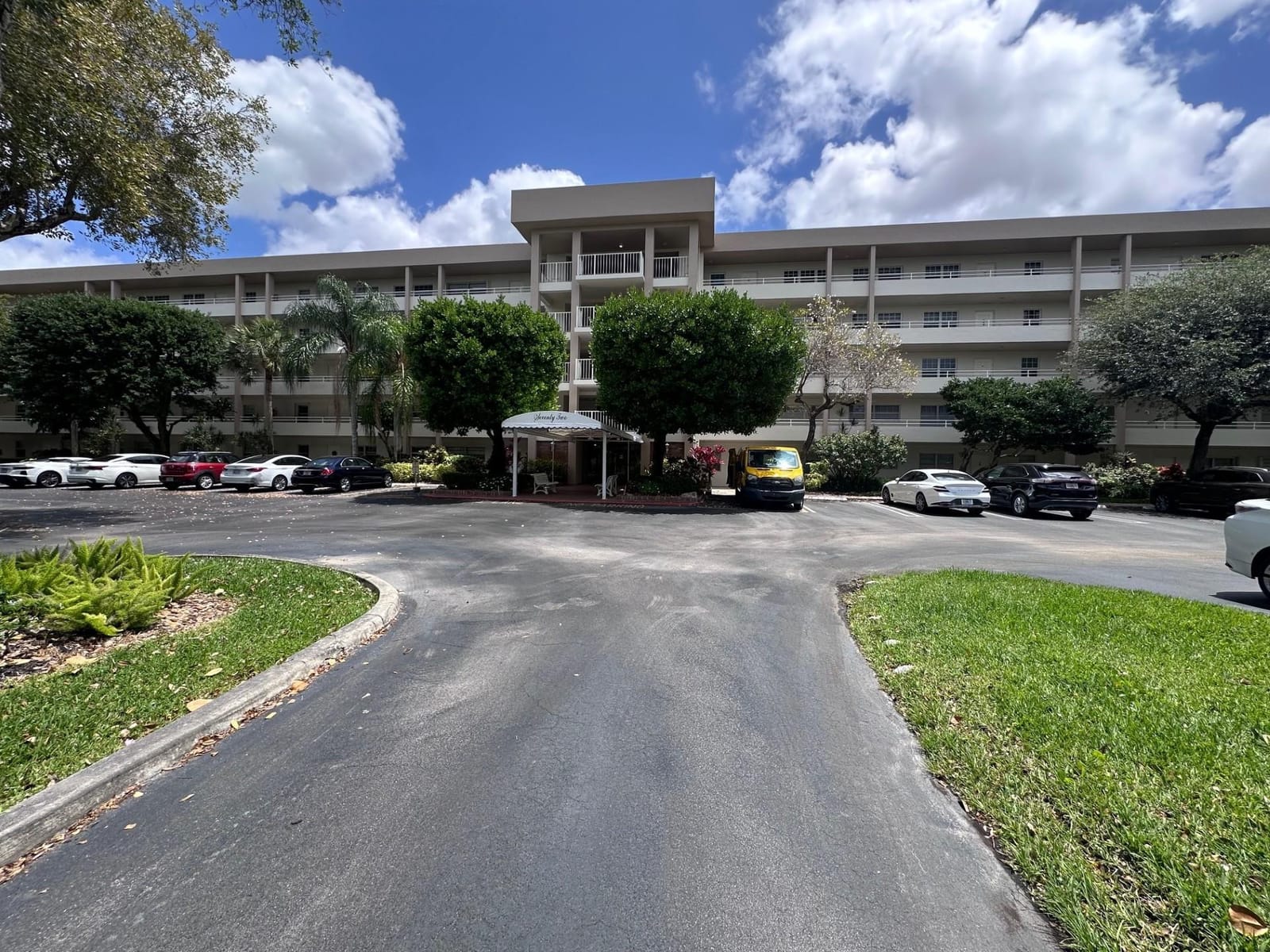 3850 Oaks Clubhouse Drive 403, Pompano Beach, FL 33069 photo 18