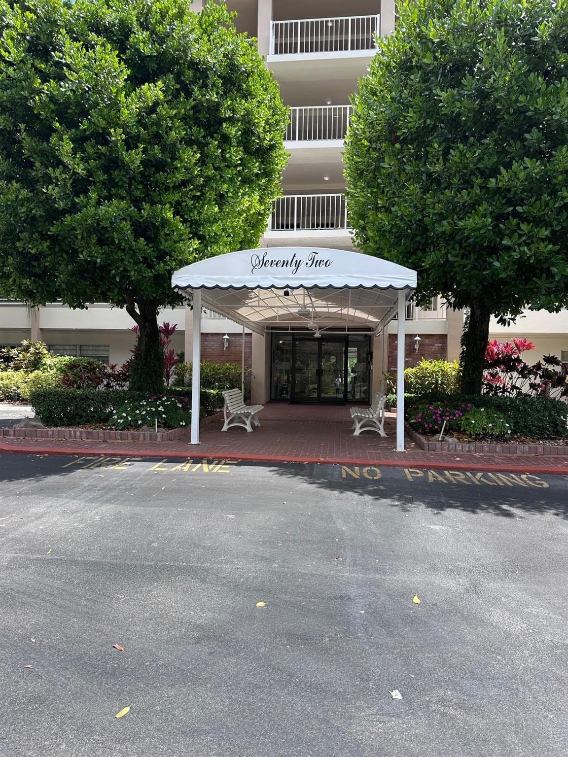 3850 Oaks Clubhouse Drive 403, Pompano Beach, FL 33069 photo 20