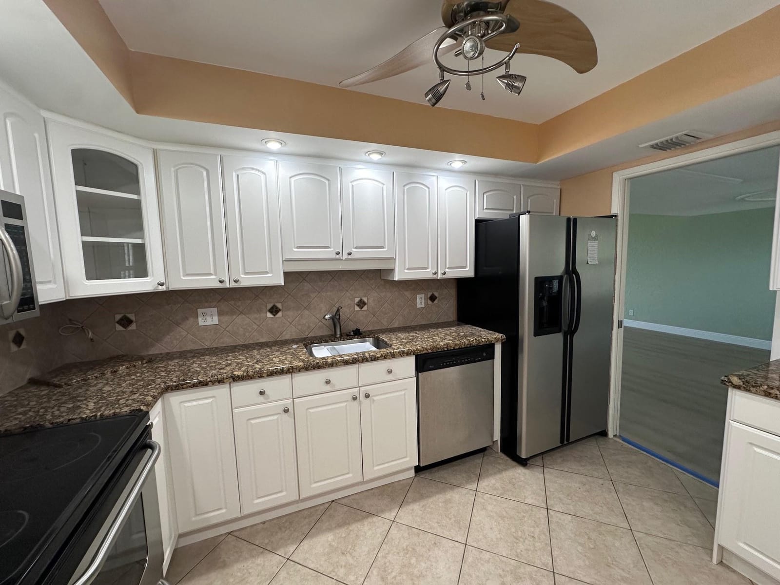 3850 Oaks Clubhouse Drive 403 — photo 5