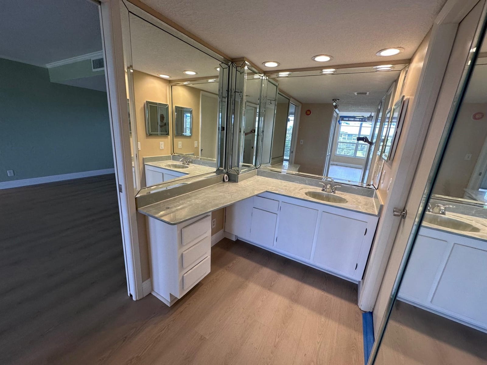3850 Oaks Clubhouse Drive 403 — photo 9