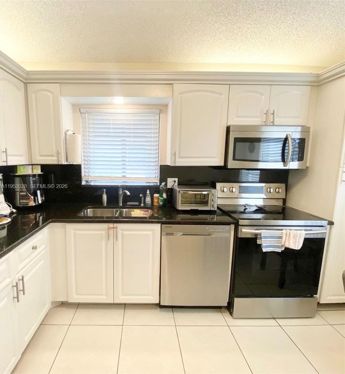 8089 Sweetbriar Way — photo 2