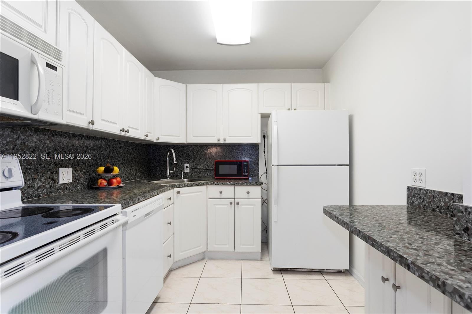 20379 W Country Club Drive 532 — photo 10