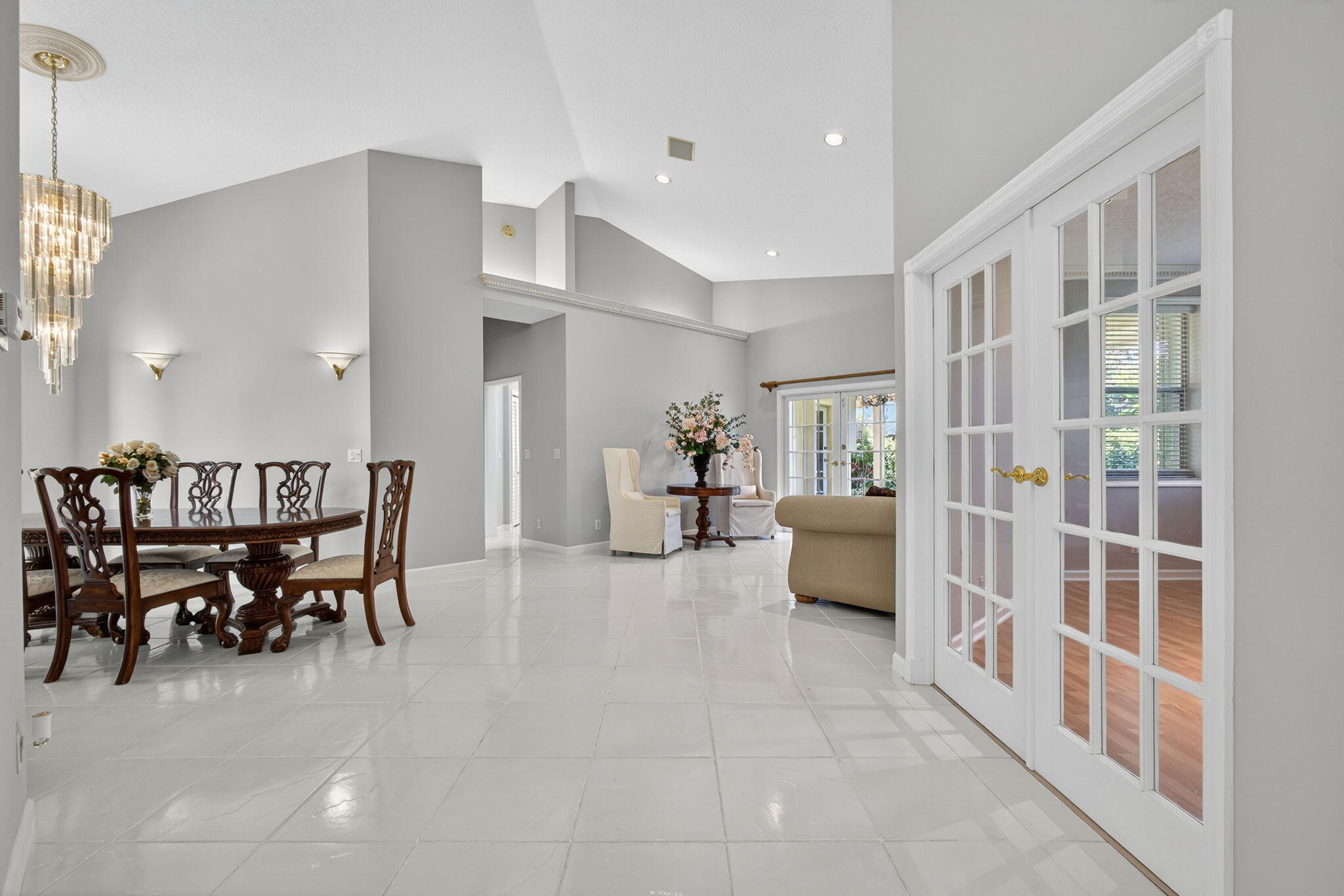 1052 W Shore Drive — photo 11