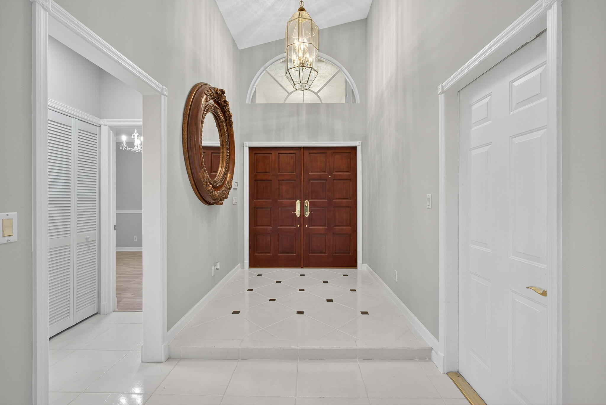 1052 W Shore Drive — photo 8