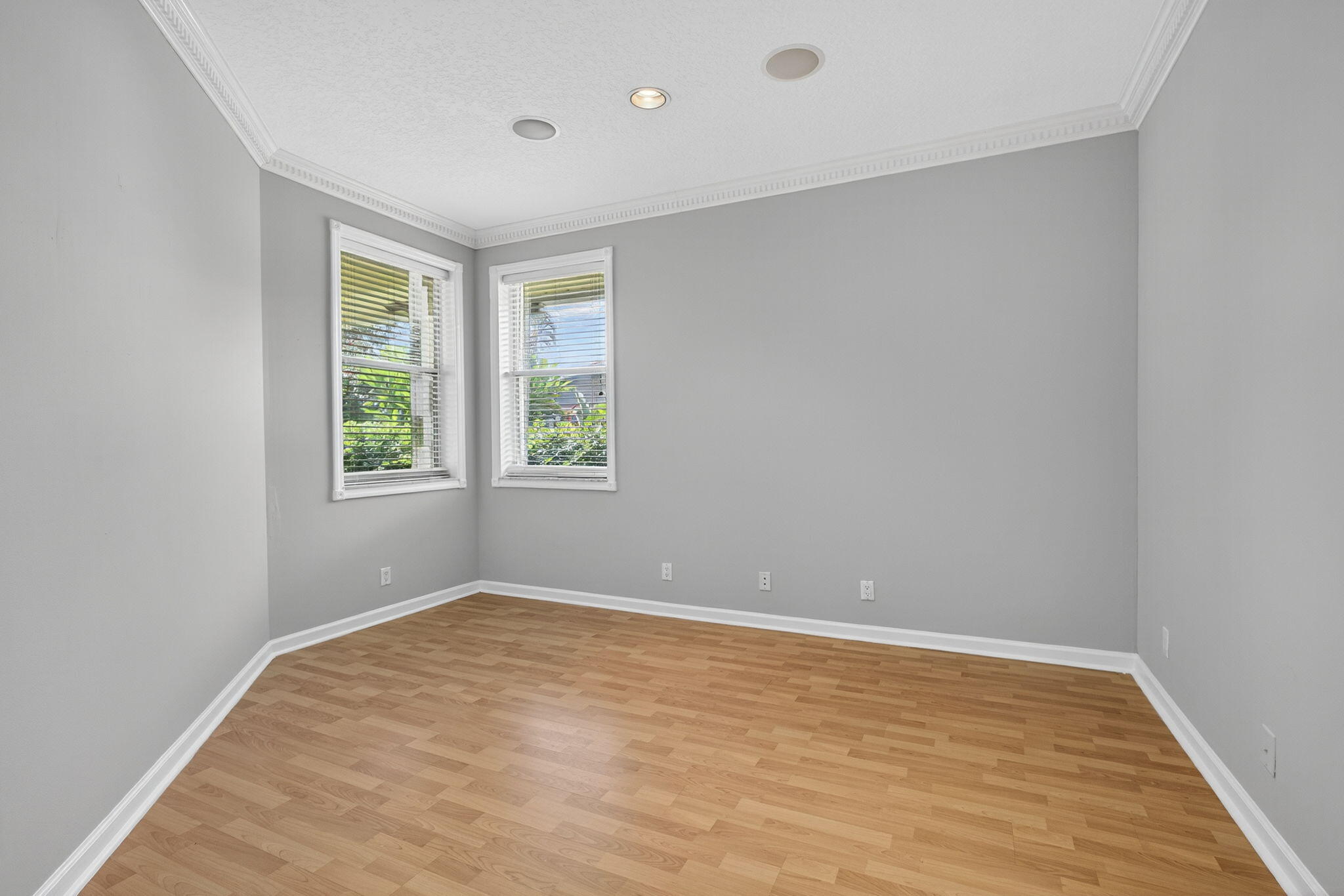 1052 W Shore Drive — photo 9