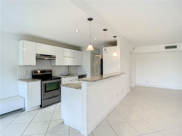 6342 Longboat Lane 404, sold in Windsong, Boca Raton, FL