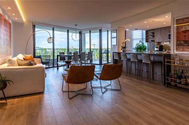 1000 Quayside Terrace 801, Miami, FL 33138